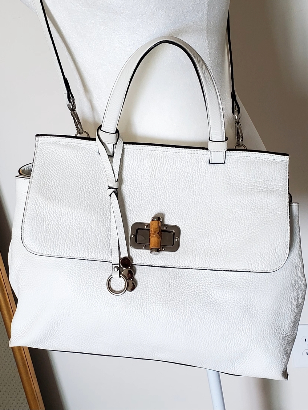 A. Bellucci Italy White Pebble Leather Bamboo Clasp Crossbody Handbag, EUC
